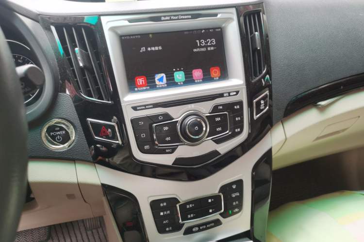 Used BYD e5 2017 300 Prestige Edition Audio And AC Panel