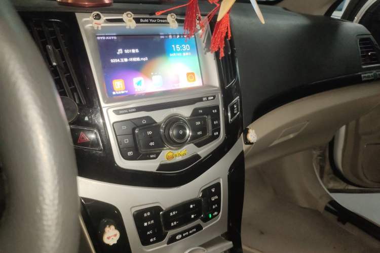 Used BYD e5 2017 300 Prestige Edition Audio And AC Panel