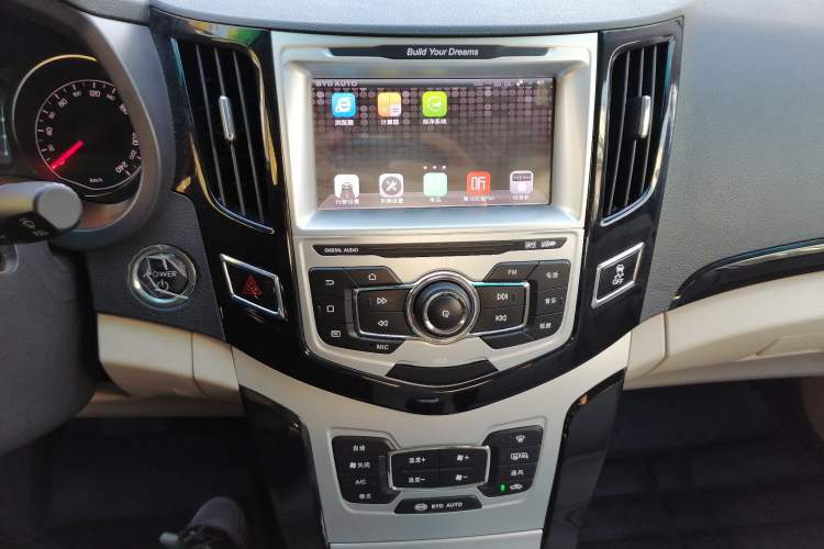 Used BYD e5 2017 300 Prestige Edition Audio And AC Panel