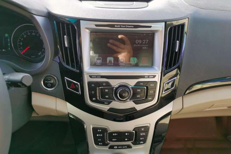 Used BYD e5 2017 300 Prestige Edition Audio And AC Panel