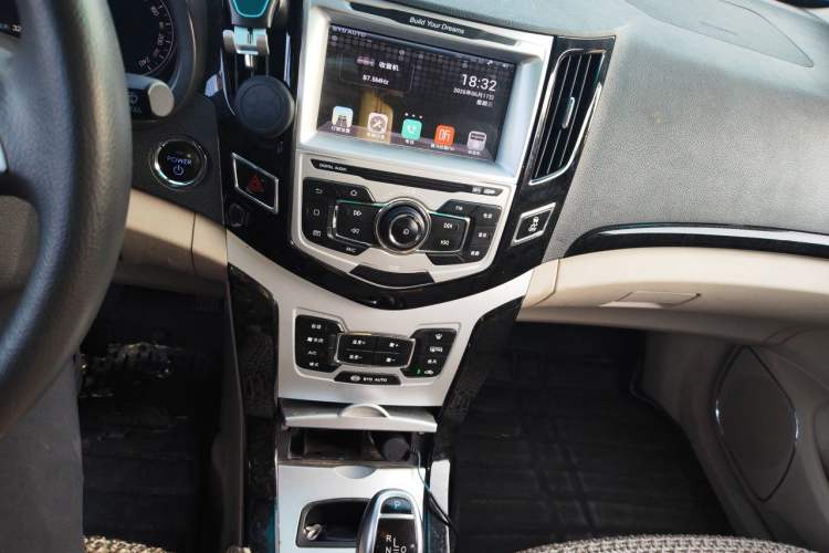 Used BYD e5 2017 300 Prestige Edition Audio And AC Panel