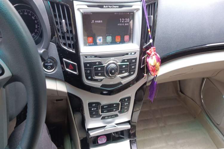Used BYD e5 2017 300 Prestige Edition Audio And AC Panel