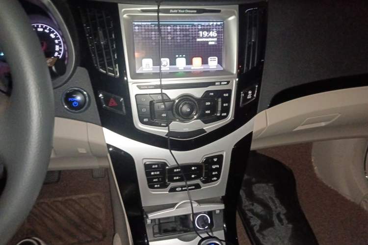 Used BYD e5 2017 300 Prestige Edition Audio And AC Panel