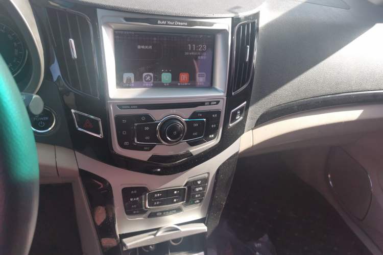 Used BYD e5 2017 300 Prestige Edition Audio And AC Panel