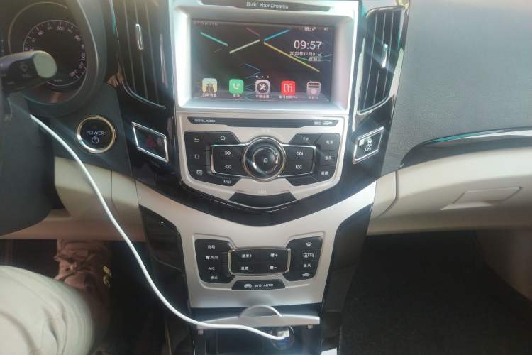 Used BYD e5 2017 300 Prestige Edition Audio And AC Panel