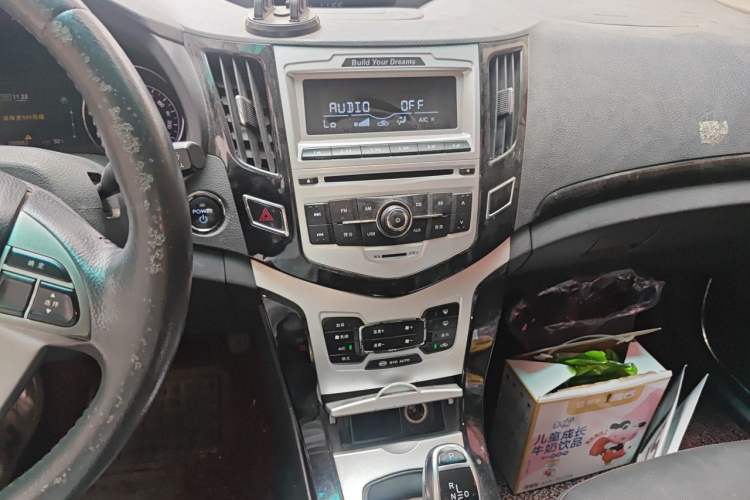 Used BYD e5 2017 300 e-Comfort Edition Audio And AC Panel