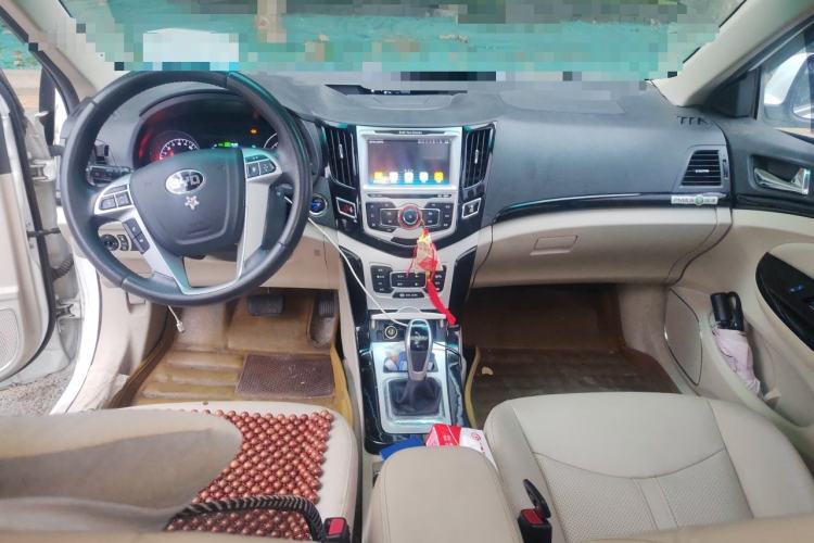Used BYD e5 2017 300 Prestige Edition Center Console