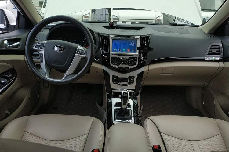 Used BYD e5 2017 300 Prestige Edition Center Console