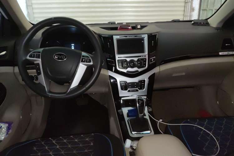 Used BYD e5 2017 300 Prestige Edition Center Console
