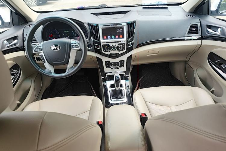 Used BYD e5 2017 300 Prestige Edition Center Console