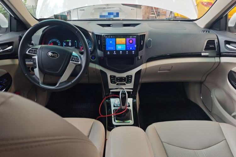 Used BYD e5 2017 300 Prestige Edition Center Console