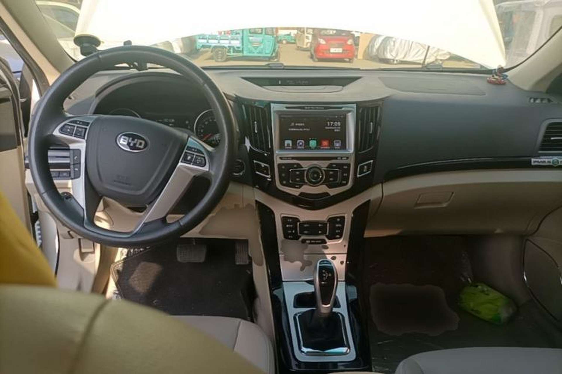 Used BYD e5 2017 300 Prestige Edition Center Console