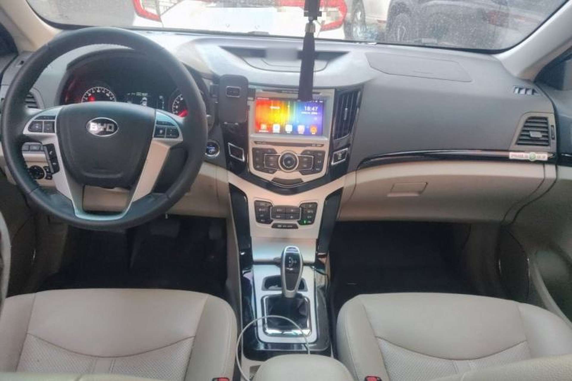 Used BYD e5 2017 300 Prestige Edition Center Console