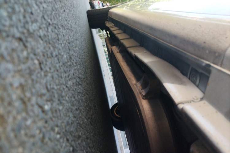 Used BYD e5 2017 300 Prestige Edition Chassis Front Right