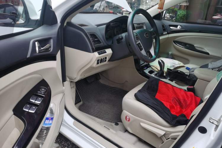 Used BYD e5 2017 300 Prestige Edition Driver Seat