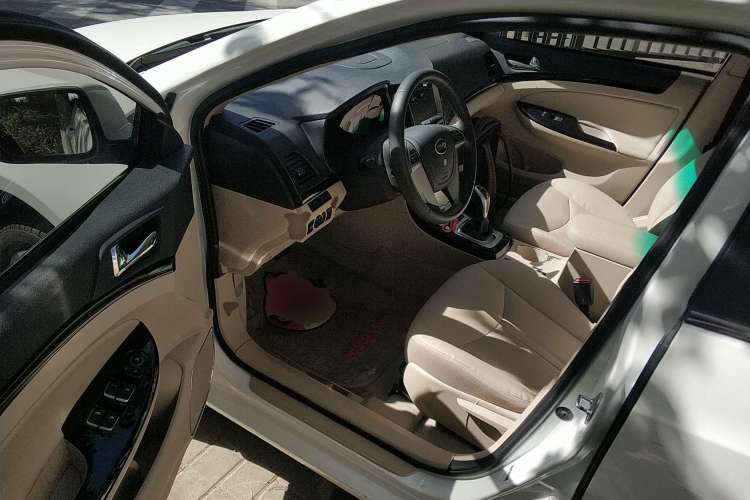 Used BYD e5 2017 300 e-Comfort Edition Driver Seat