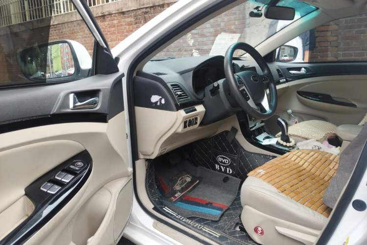 Used BYD e5 2017 300 Prestige Edition Driver Seat