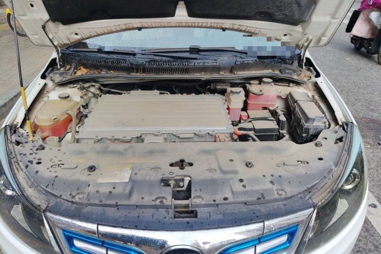 Used BYD e5 2017 300 Prestige Edition Engine Bay
