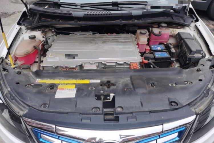 Used BYD e5 2017 300 Prestige Edition Engine Bay