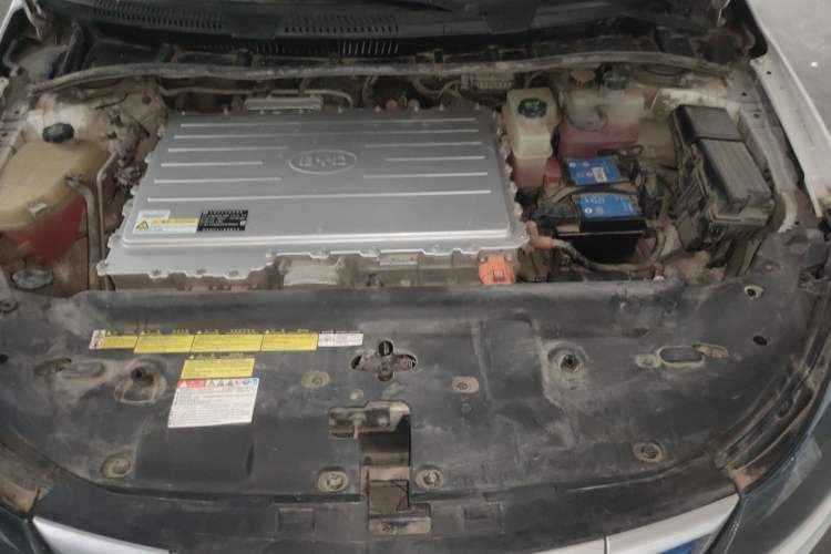 Used BYD e5 2017 300 Prestige Edition Engine Bay
