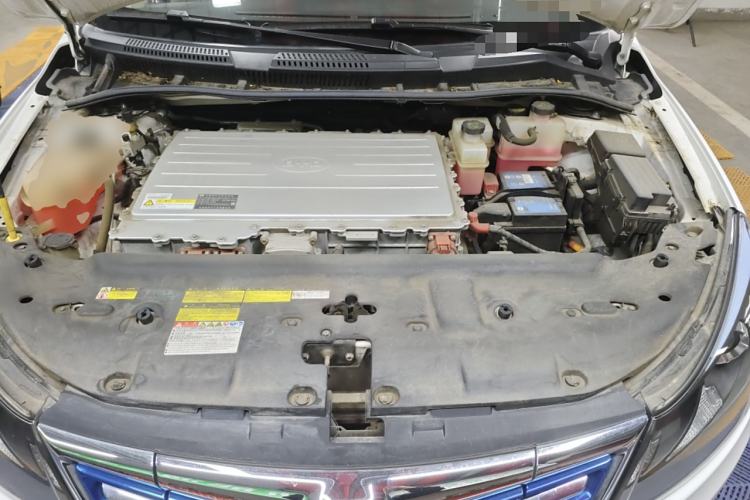 Used BYD e5 2017 300 Prestige Edition Engine Bay