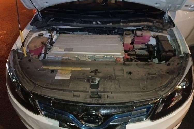 Used BYD e5 2017 300 Prestige Edition Engine Bay