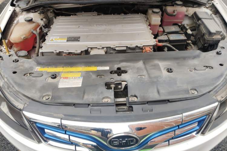 Used BYD e5 2017 300 Prestige Edition Engine Bay