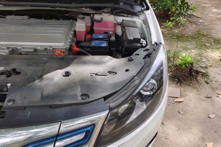 Used BYD e5 2017 300 Prestige Edition Engine Bay Left
