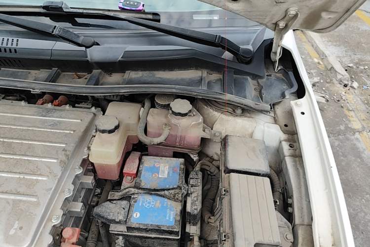 Used BYD e5 2017 300 Prestige Edition Engine Bay Left