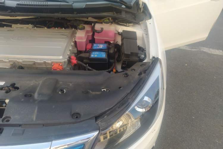 Used BYD e5 2017 300 Prestige Edition Engine Bay Left