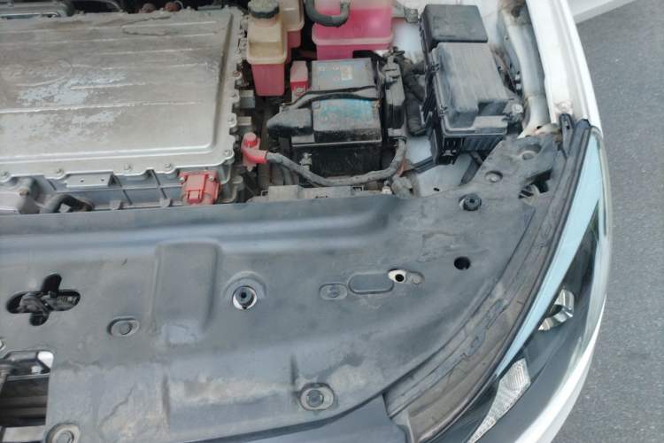 Used BYD e5 2017 300 Prestige Edition Engine Bay Left