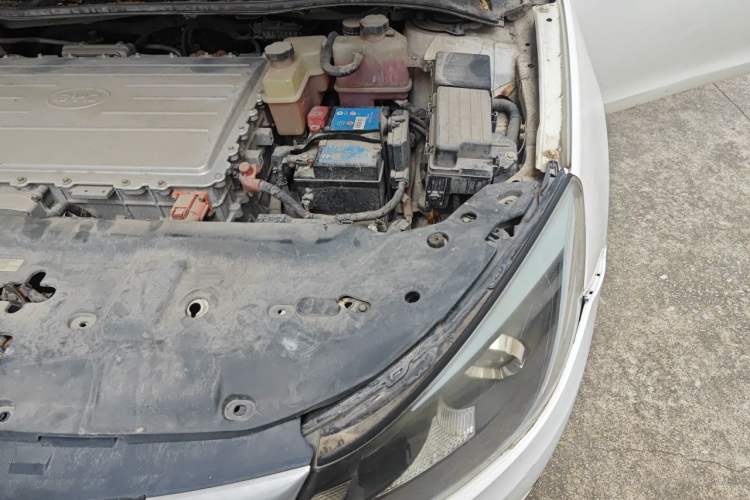 Used BYD e5 2017 300 e-Comfort Edition Engine Bay Left