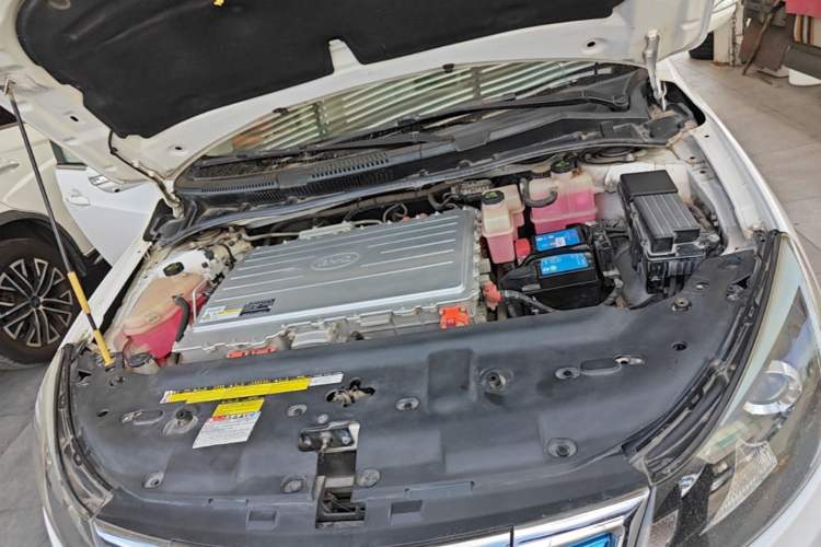Used BYD e5 2017 300 Prestige Edition Engine Bay