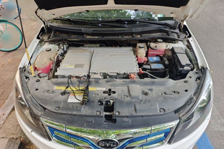 Used BYD e5 2017 300 Prestige Edition Engine Bay