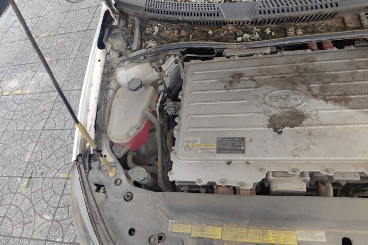 Used BYD e5 2017 300 Prestige Edition Engine Bay Right