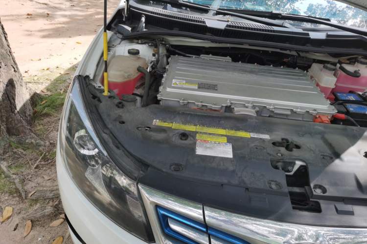 Used BYD e5 2017 300 Prestige Edition Engine Bay Right