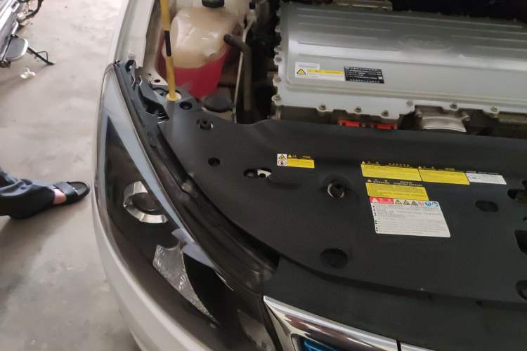 Used BYD e5 2017 300 Prestige Edition Engine Bay Right