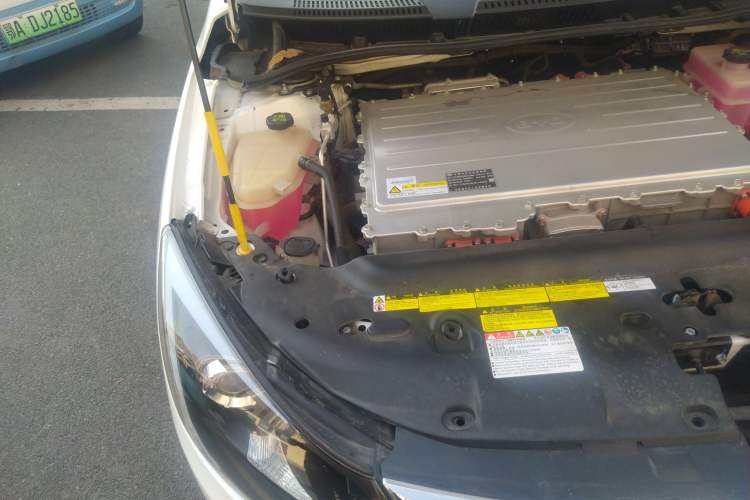 Used BYD e5 2017 300 Prestige Edition Engine Bay Right