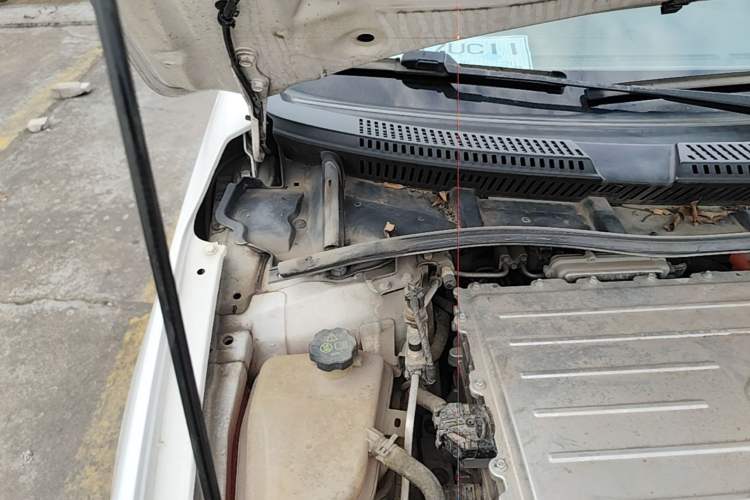 Used BYD e5 2017 300 Prestige Edition Engine Bay Right