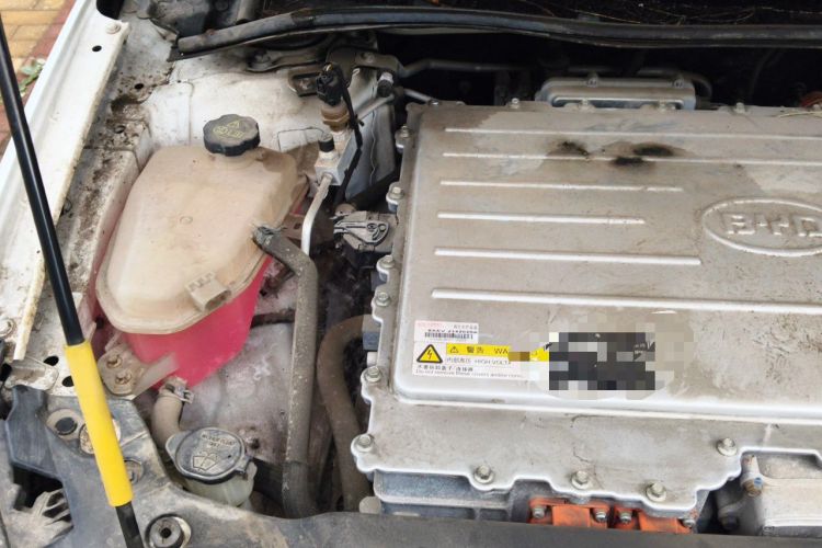 Used BYD e5 2017 300 Prestige Edition Engine Bay Right