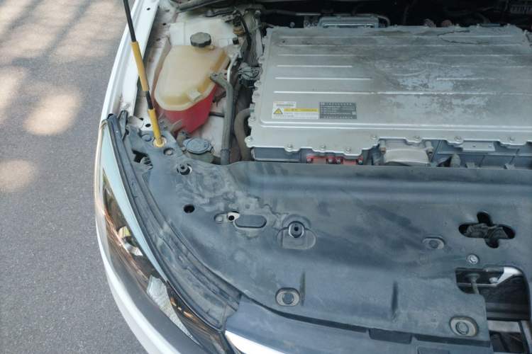 Used BYD e5 2017 300 Prestige Edition Engine Bay Right