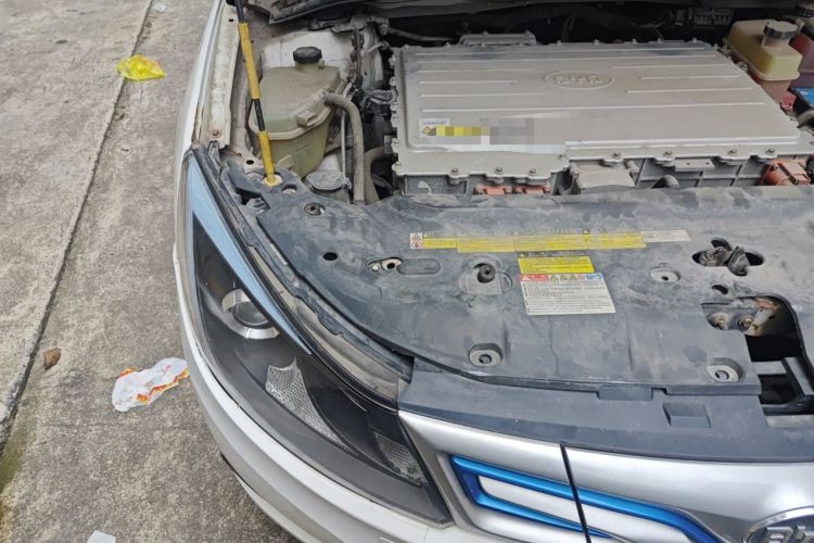 Used BYD e5 2017 300 e-Comfort Edition Engine Bay Right