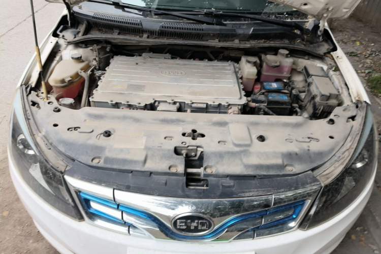 Used BYD e5 2017 300 Prestige Edition Engine Bay