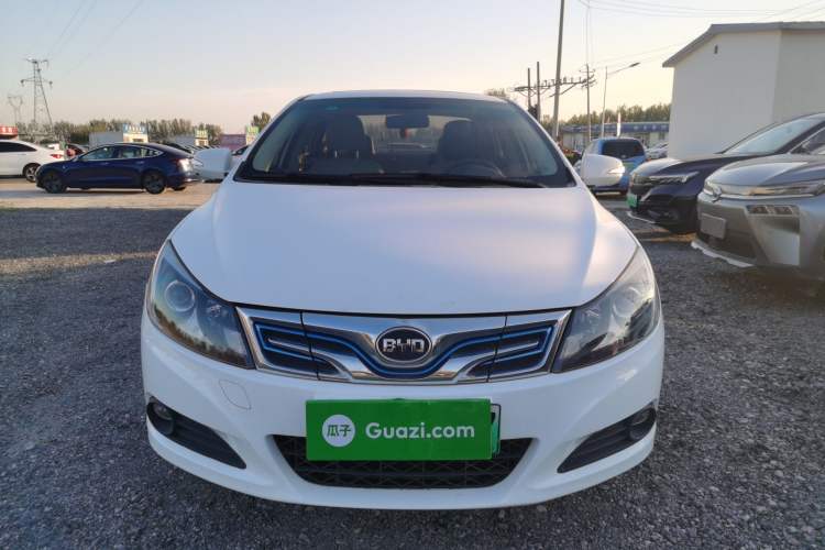 Used BYD e5 2017 300 Prestige Edition Exterior 1