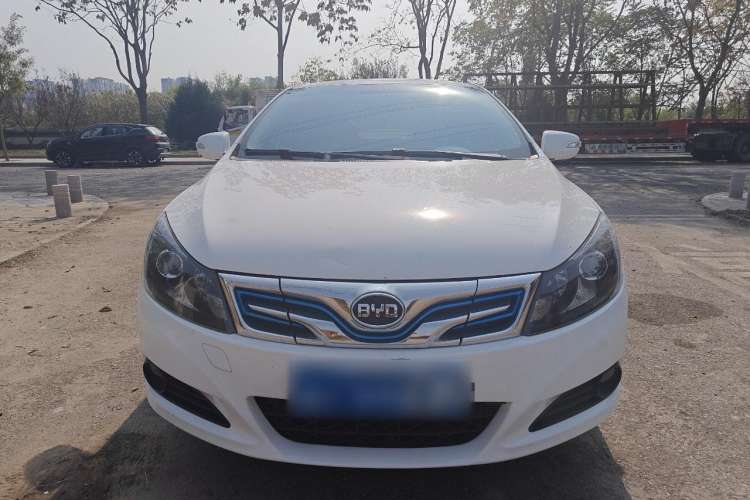 Used BYD e5 2017 300 Prestige Edition Exterior 1