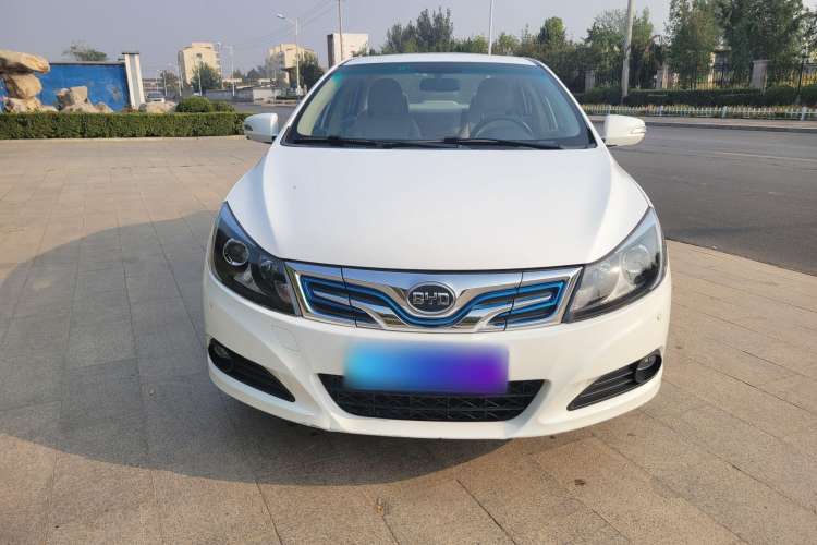 Used BYD e5 2017 300 Prestige Edition Exterior 1