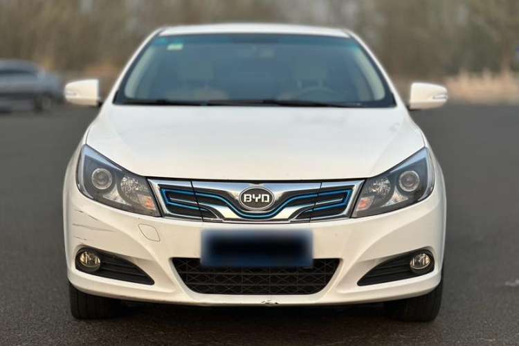 Used BYD e5 2017 300 Prestige Edition Exterior 1