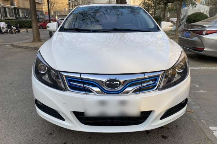 Used BYD e5 2017 300 Prestige Edition Exterior 1