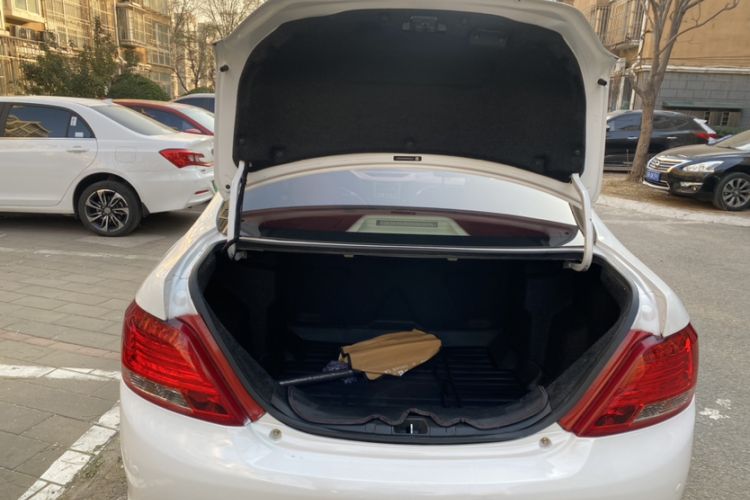 Used BYD e5 2017 300 Prestige Edition Exterior 12