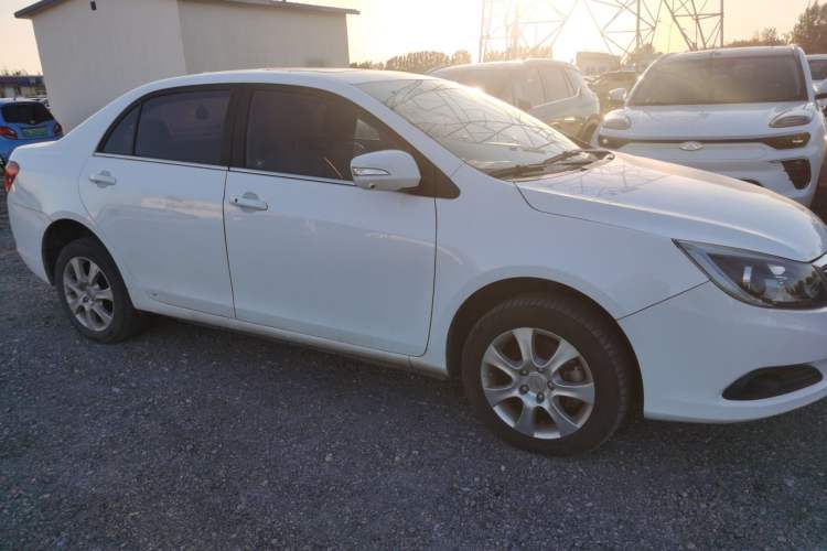Used BYD e5 2017 300 Prestige Edition Exterior 2